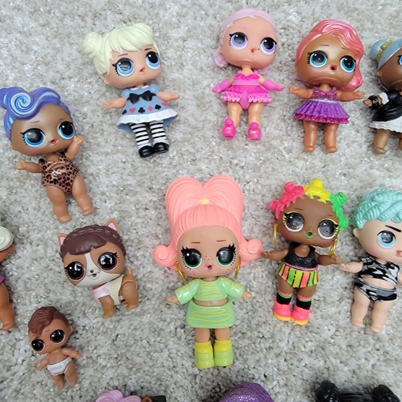 LOL Surprise Fashion Dolls Pets  Mini Figures Lot Bundle of 28 - Picture 3 of 9